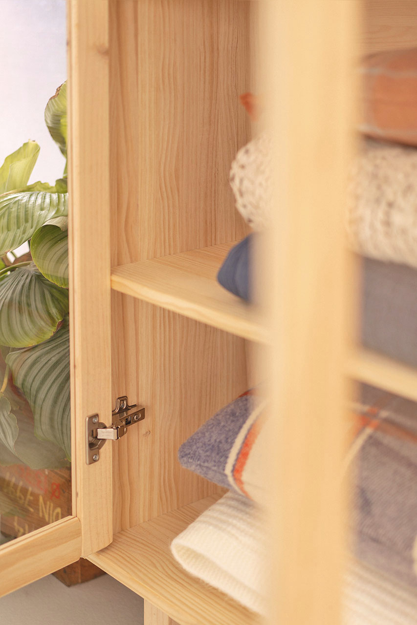 Imagen de ambiente 4 para:Vitrina con cajones de madera 